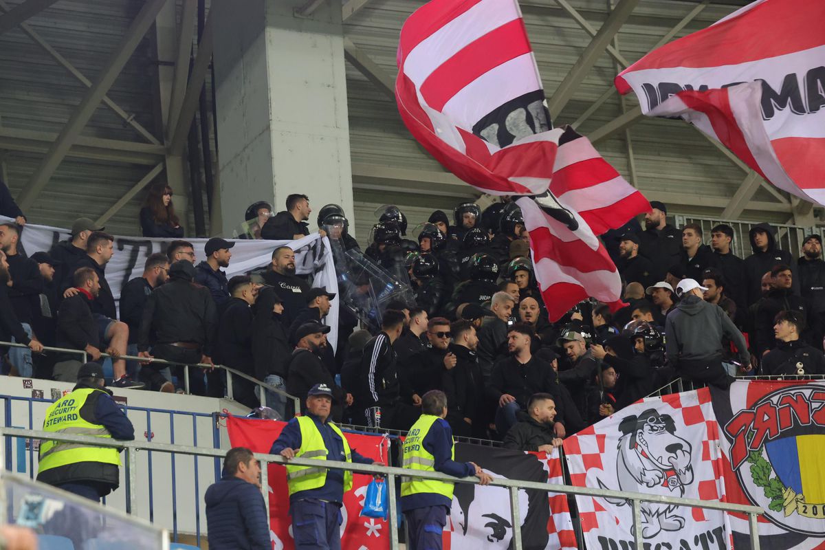 Bătaie în tribune la Craiova - Dinamo! A fost nevoie de intervenția jandarmilor