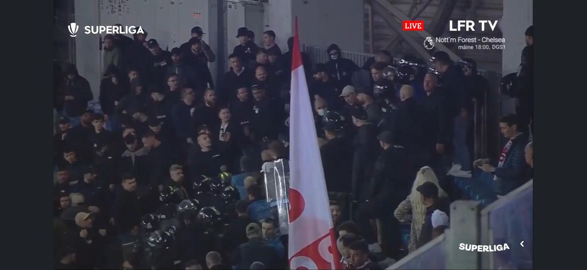 Conflict în peluza lui Dinamo la meciul cu Universitatea Craiova