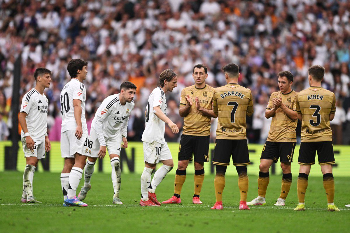 Copleșitor! S-au oprit în timpul meciului și au format garda de onoare pentru Luka Modric. Croatul, în lacrimi la ultimul lui meci pe „Bernabeu”