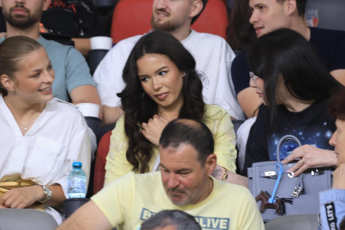 Cum au fost surprinși Bîrligea și Antonia în timp ce FCSB se chinuia cu Botoșani