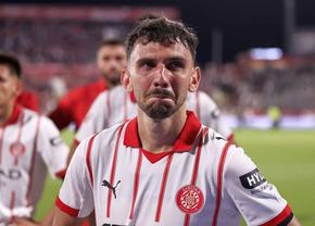 În 2025 juca în Liga Campionilor, acum a retrogradat în liga secundă din Spania
