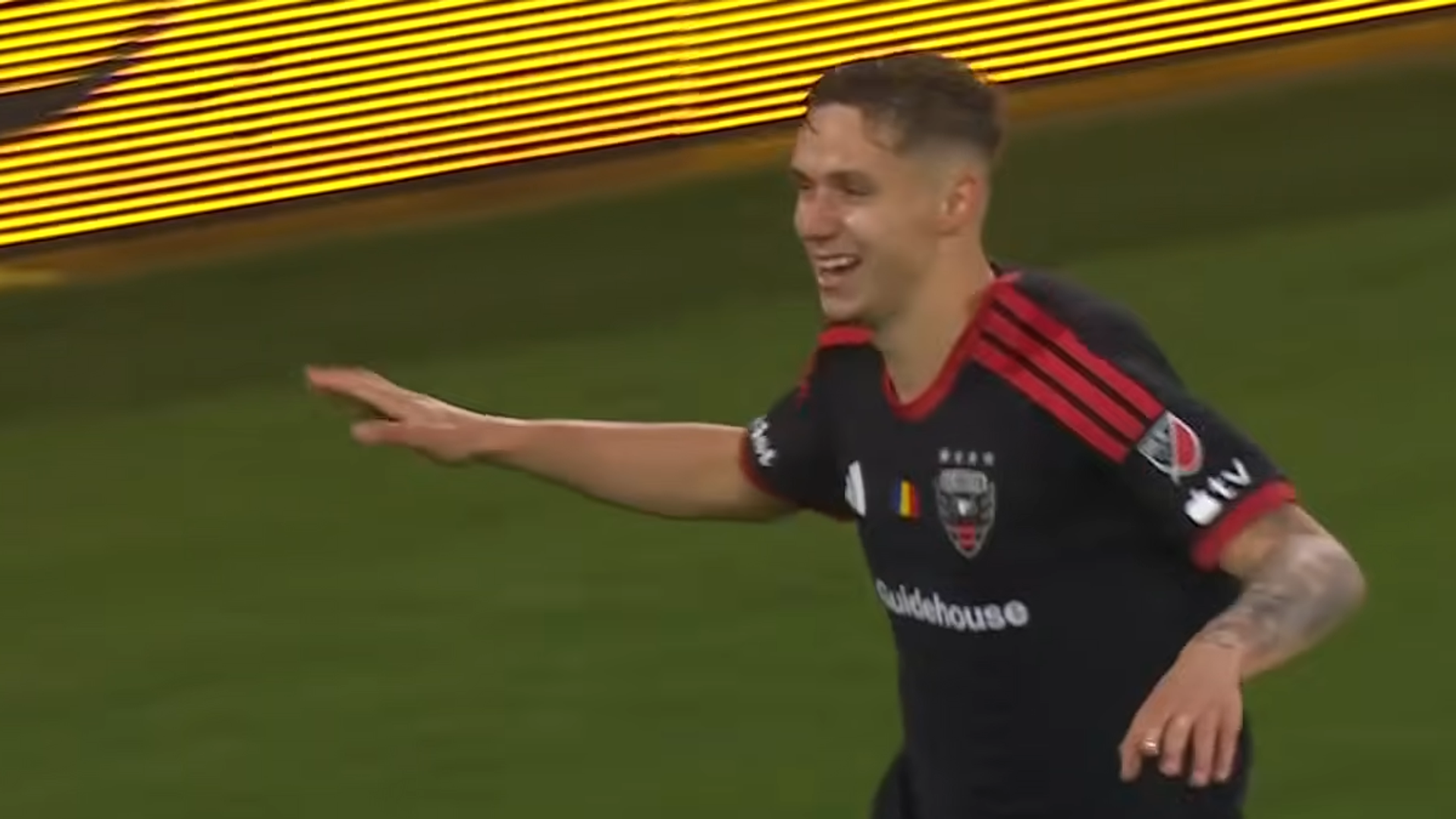 Louis Munteanu în tricoul DC United, marcând cu capul în meciul MLS, înainte de convocarea națională a României. | sursa foto: Gazeta Sporturilor