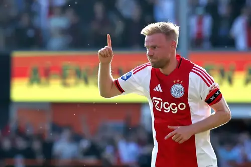 Davy Klaassen s-a enervat înainte de penalty-uri // foto: Getty Images