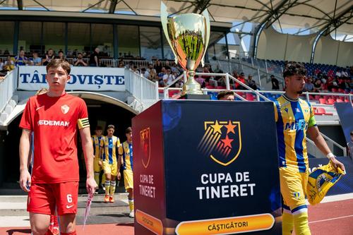 FC Bacău, câștigătoarea Cupei de Tineret / foto: FRF.ro