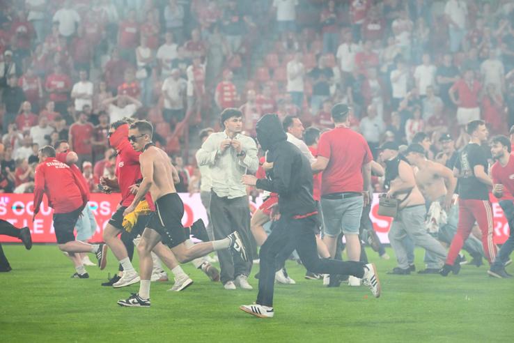 Încăierare generală în Belgia, Standard Liege - Charleroi / foto: Imago Images