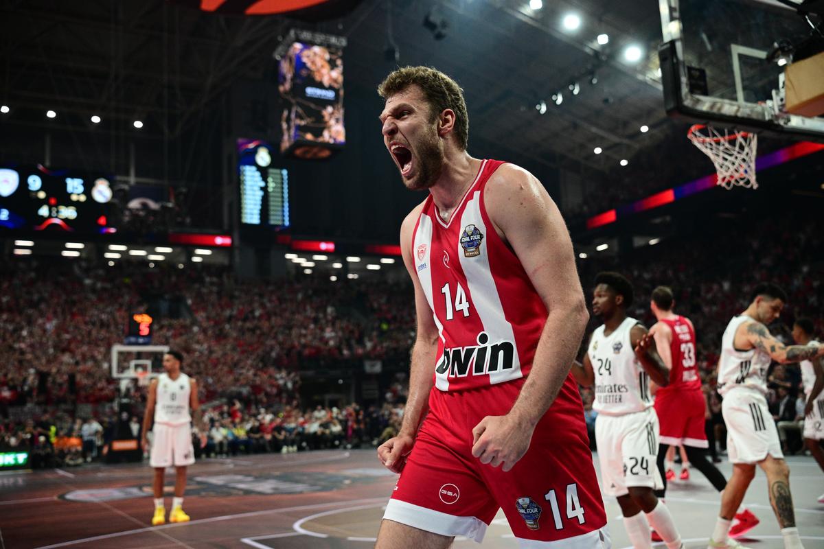 Au învins-o pe Real Madrid și au câștigat a 4-a Euroligă din istoria clubului! Triumf chiar în „casa” marii rivale
