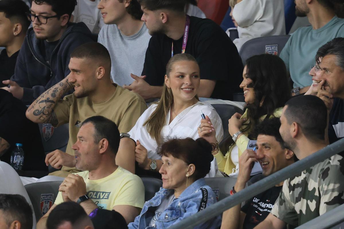 Cum au fost surprinși Bîrligea și Antonia în timp ce FCSB se chinuia cu Botoșani