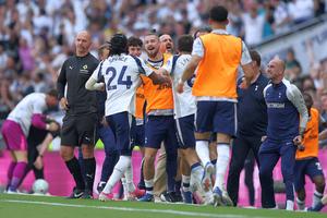 Tottenham s-a salvat dramatic de la retrogradare! Cât a jucat Radu Drăgușin în meciul decisiv