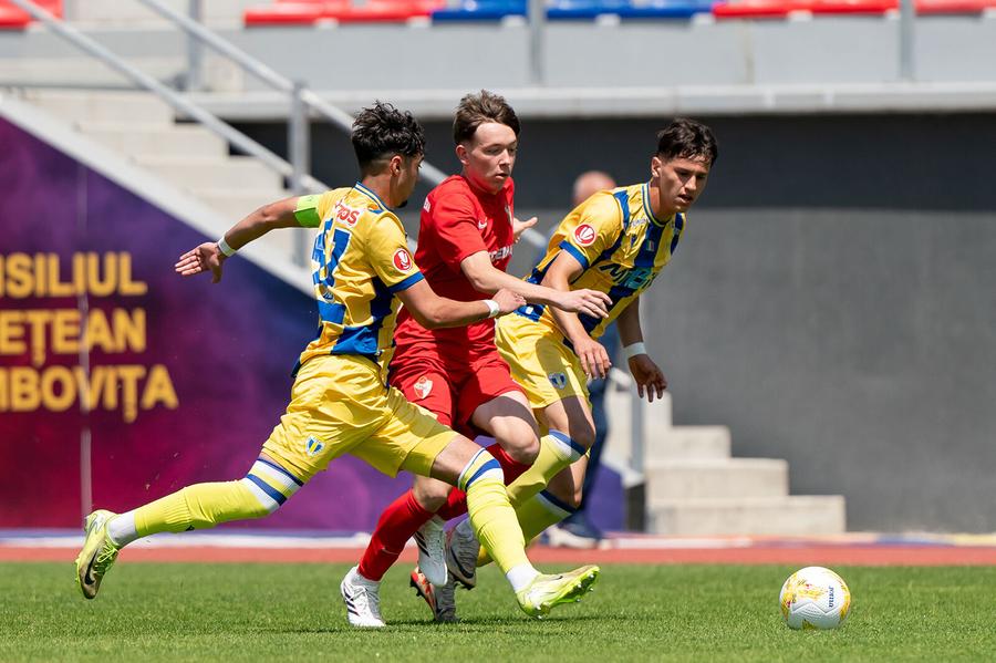 FC Bacău, câștigătoarea Cupei de Tineret / foto: FRF.ro FC Bacău, câștigătoarea Cupei de Tineret » Victorie la limită în fața Petrolului Ploiești
