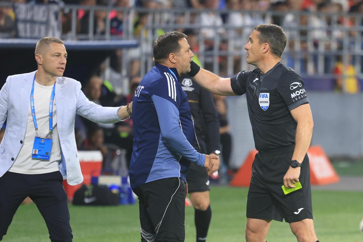 A primit „galben” din partea lui Istvan Kovacs, iar apoi a avut o criză de râs la adresa arbitrului