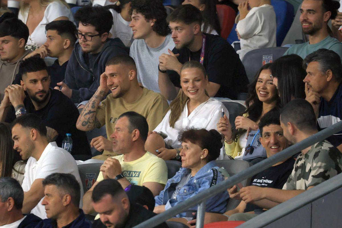 Cum au fost surprinși Bîrligea și Antonia în timp ce FCSB se chinuia cu Botoșani