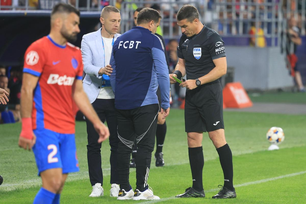 A primit „galben” din partea lui Istvan Kovacs, iar apoi a avut o criză de râs la adresa arbitrului