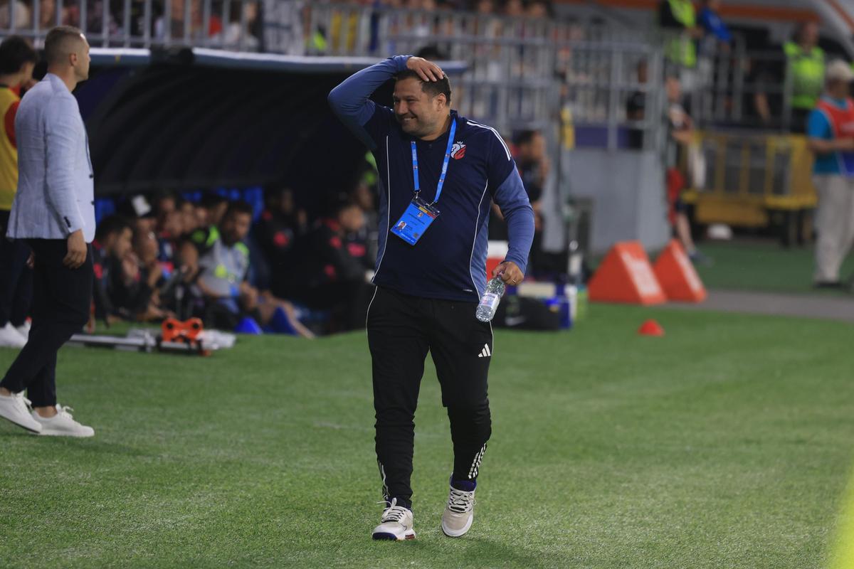 A primit „galben” din partea lui Istvan Kovacs, iar apoi a avut o criză de râs la adresa arbitrului