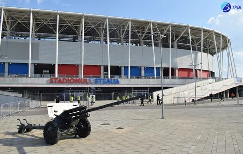 Au tras cu tunul în CSA Steaua FOTO: TPBI