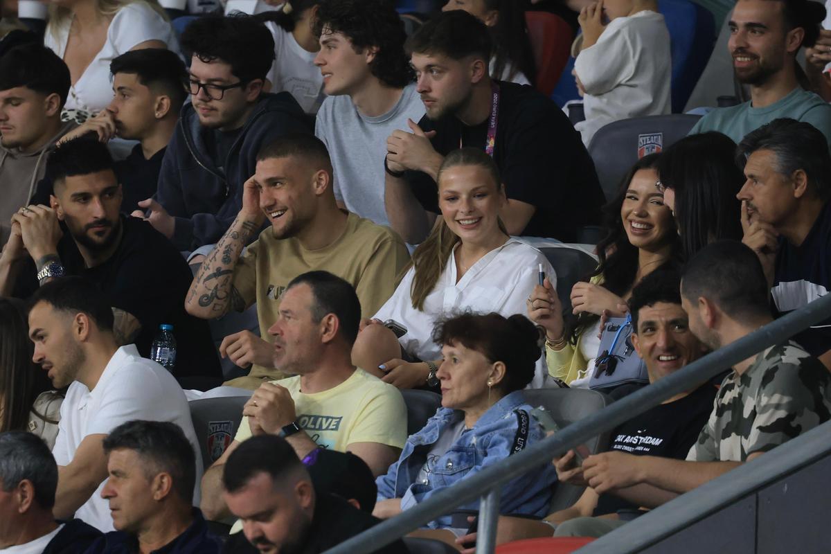 Cum au fost surprinși Bîrligea și Antonia în timp ce FCSB se chinuia cu Botoșani