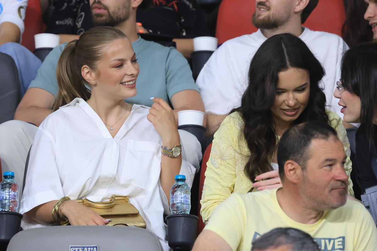 Cum au fost surprinși Bîrligea și Antonia în timp ce FCSB se chinuia cu Botoșani