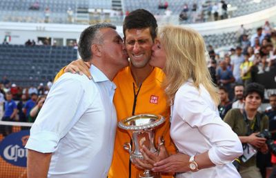 Mama lui Djokovic sare în apărarea fiului după scandalul de Covid-19: „Parcă ar fi așteptat ca asta să se întâmple. Au ceva personal cu Novak!”