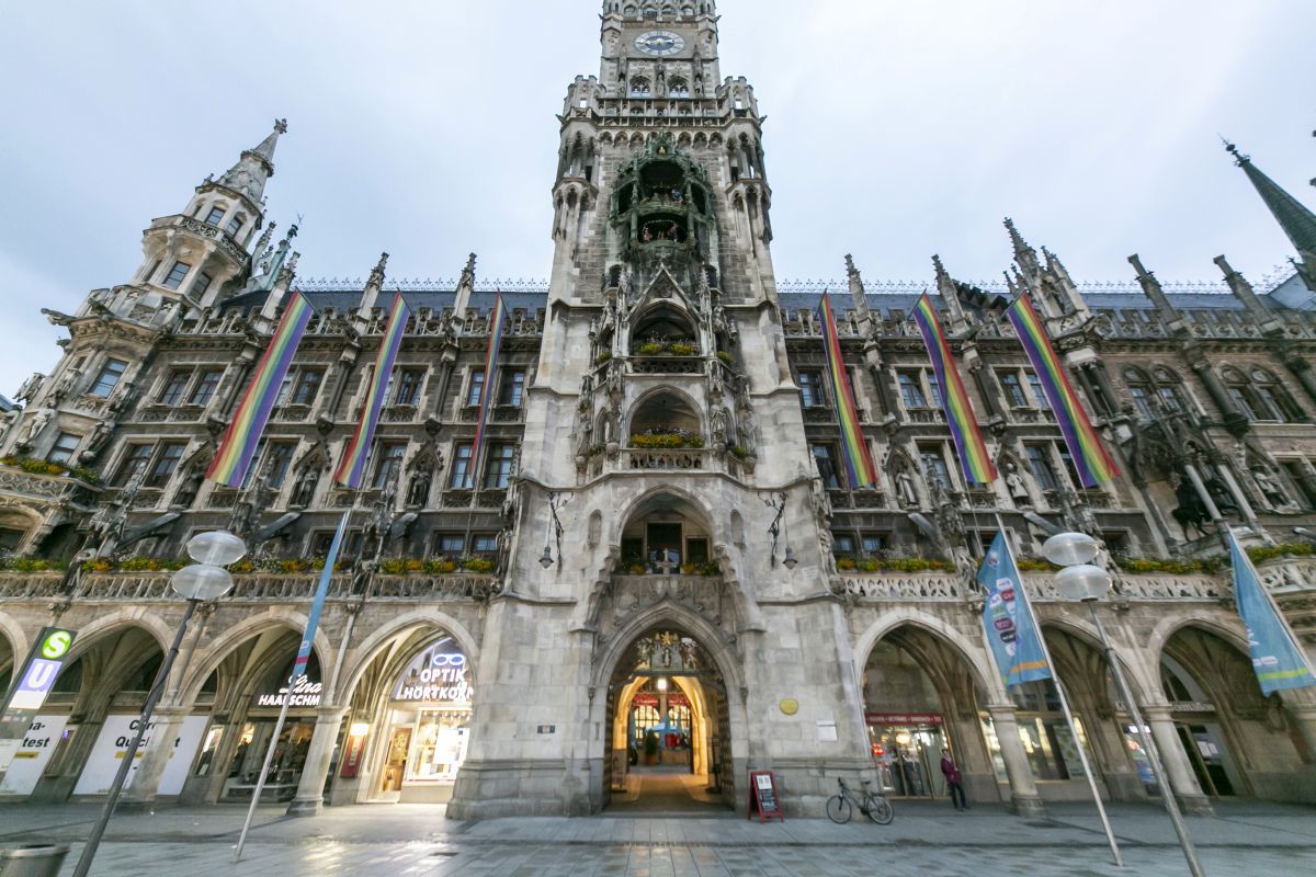 Germania s-a aprins în culorile LGBT! Imagini surprinse în timpul meciului Germania - Ungaria