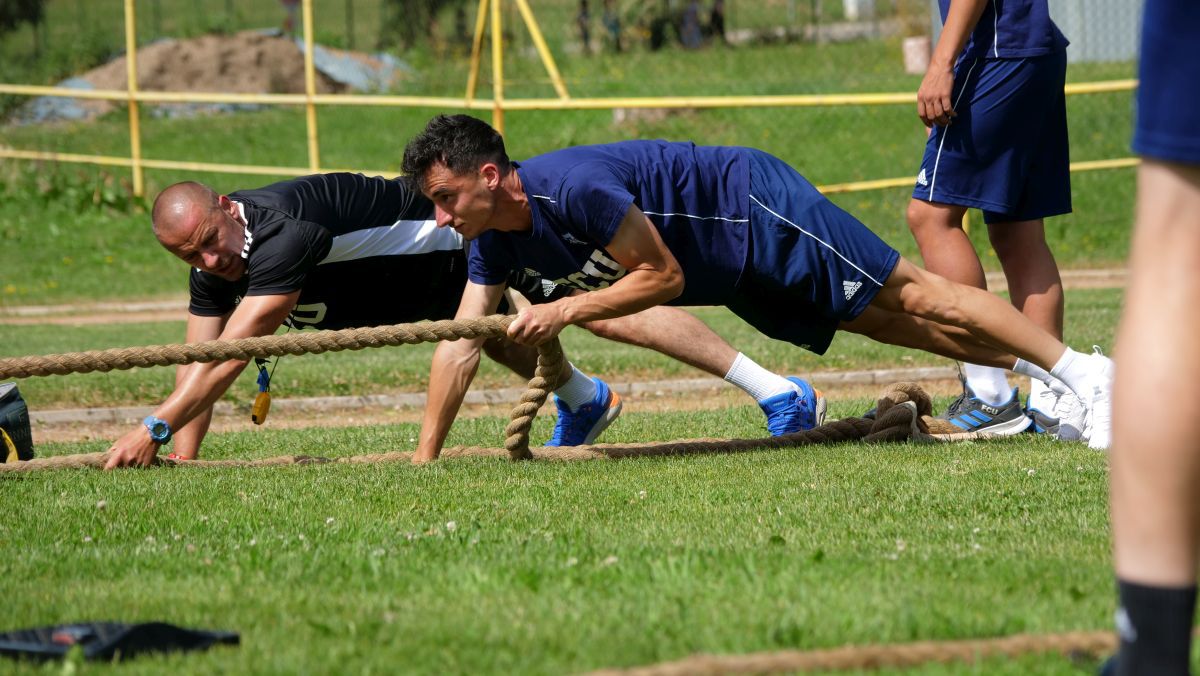 Antrenament spartan în cantonamentul lui FCU Craiova 1948! Imaginile surprinse de GSP în Slovenia