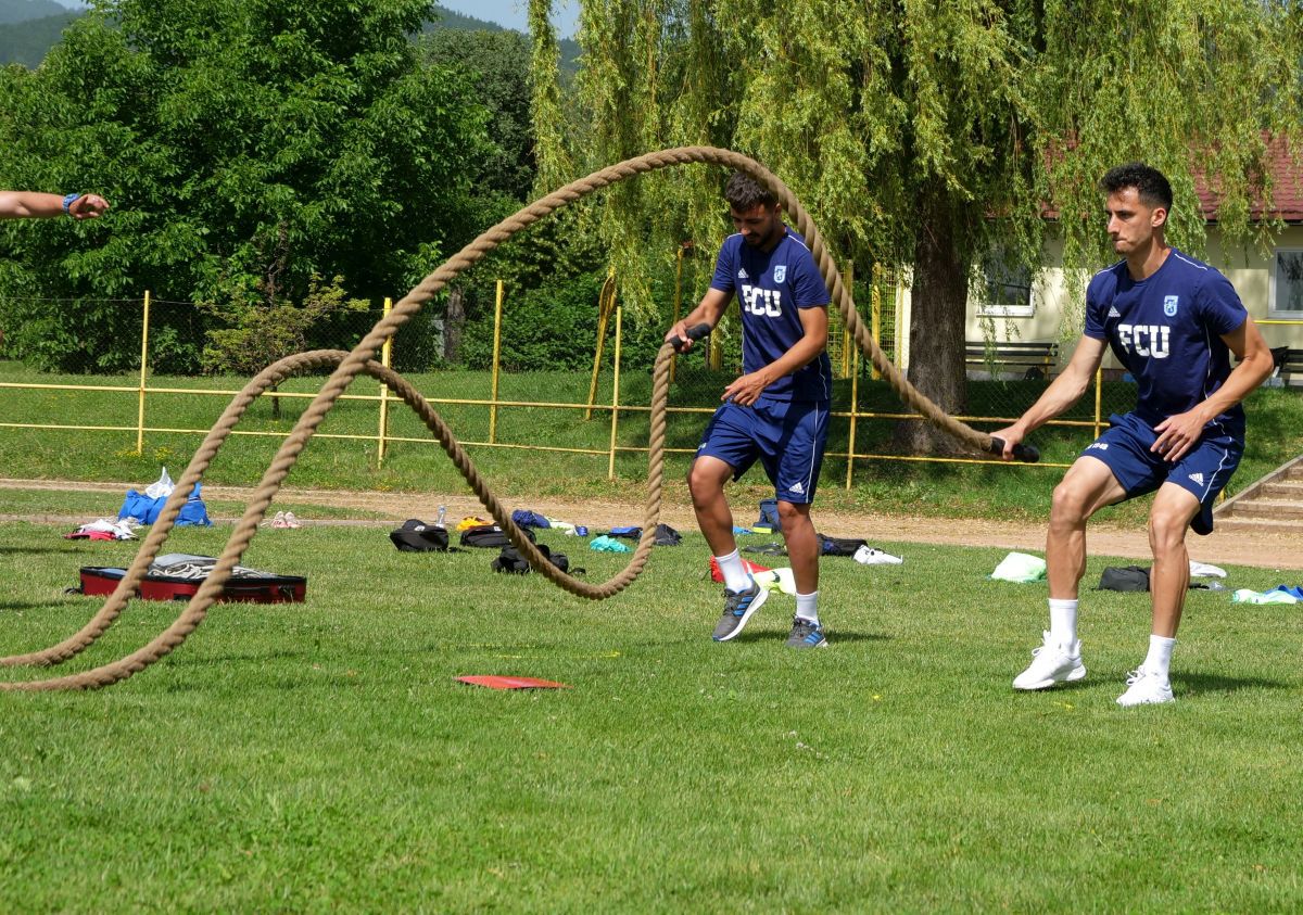 Antrenament spartan în cantonamentul lui FCU Craiova 1948! Imaginile surprinse de GSP în Slovenia