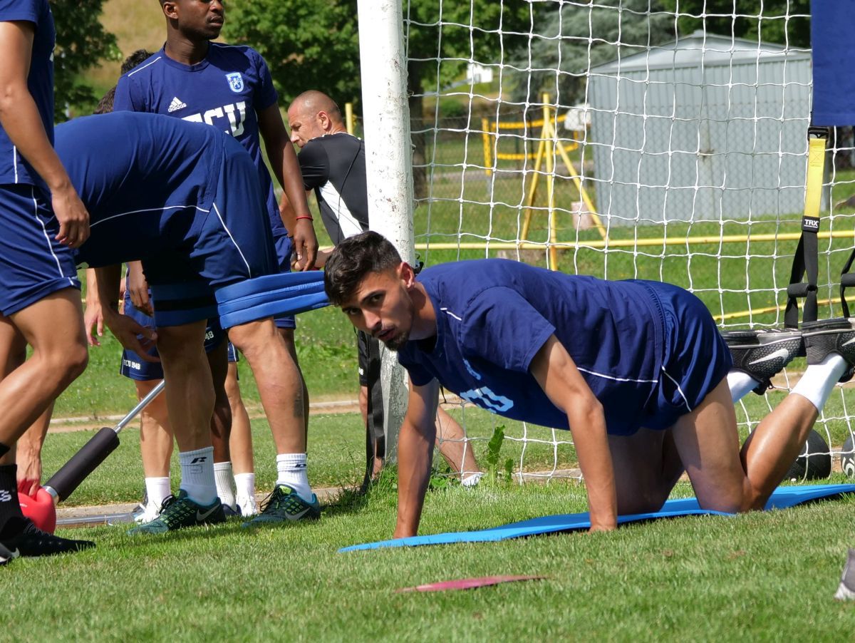 Antrenament spartan în cantonamentul lui FCU Craiova 1948! Imaginile surprinse de GSP în Slovenia