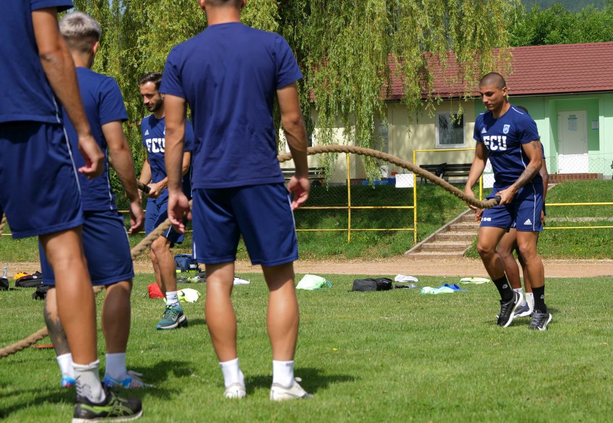 Antrenament spartan în cantonamentul lui FCU Craiova 1948! Imaginile surprinse de GSP în Slovenia