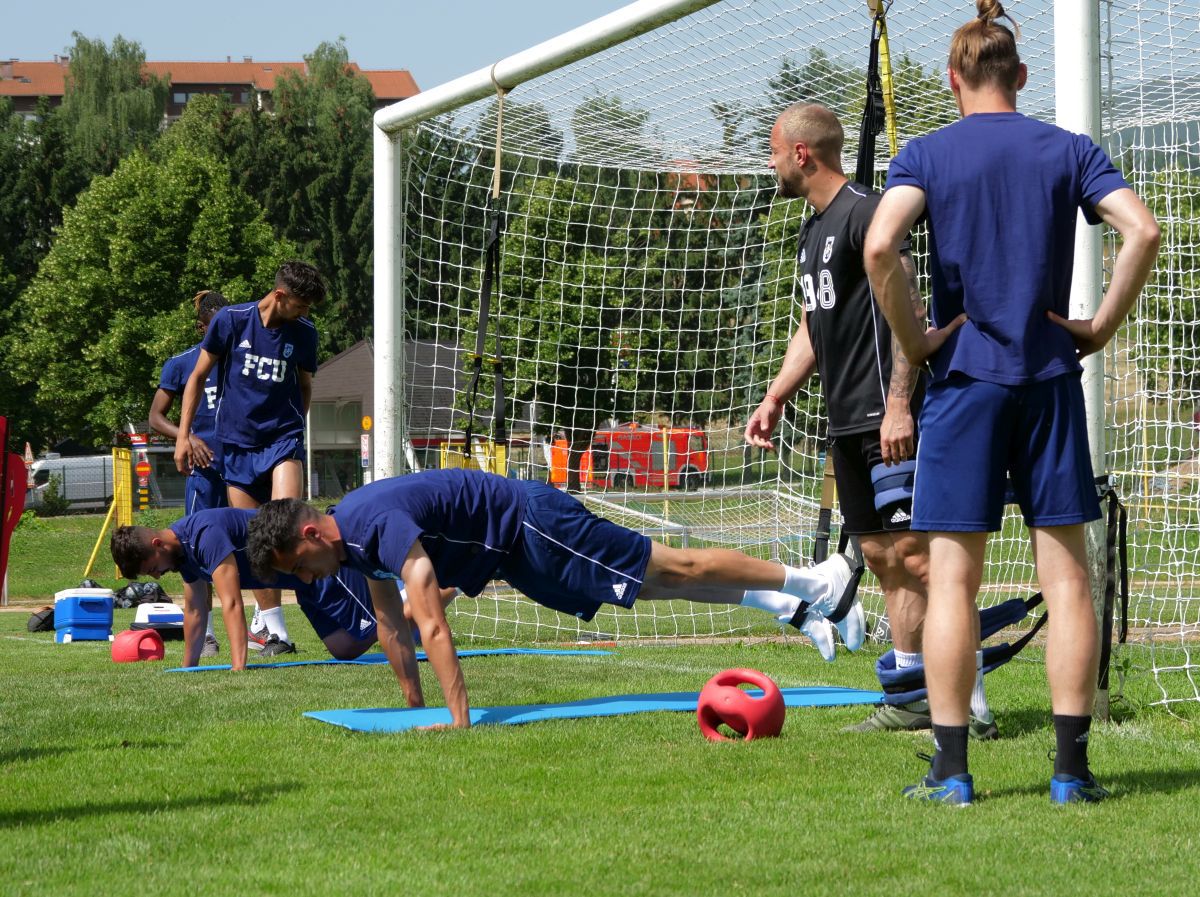 Antrenament spartan în cantonamentul lui FCU Craiova 1948! Imaginile surprinse de GSP în Slovenia