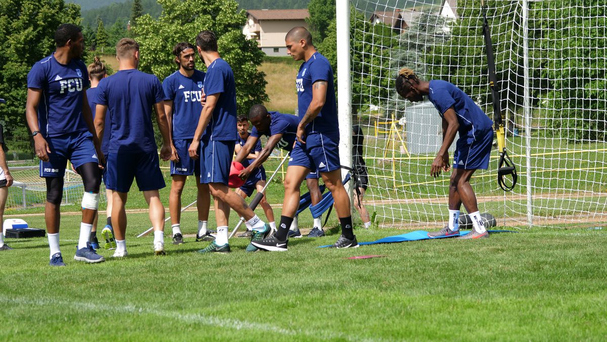 Antrenament spartan în cantonamentul lui FCU Craiova 1948! Imaginile surprinse de GSP în Slovenia