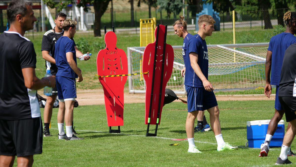 Antrenament spartan în cantonamentul lui FCU Craiova 1948! Imaginile surprinse de GSP în Slovenia