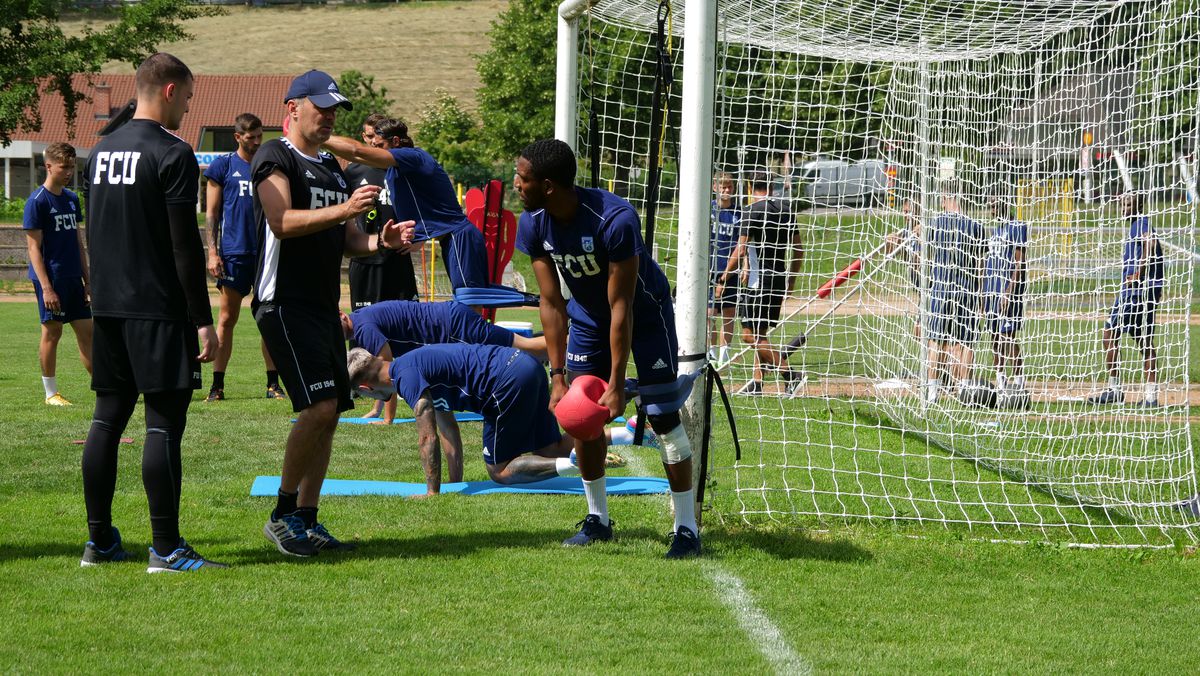 Antrenament spartan în cantonamentul lui FCU Craiova 1948! Imaginile surprinse de GSP în Slovenia