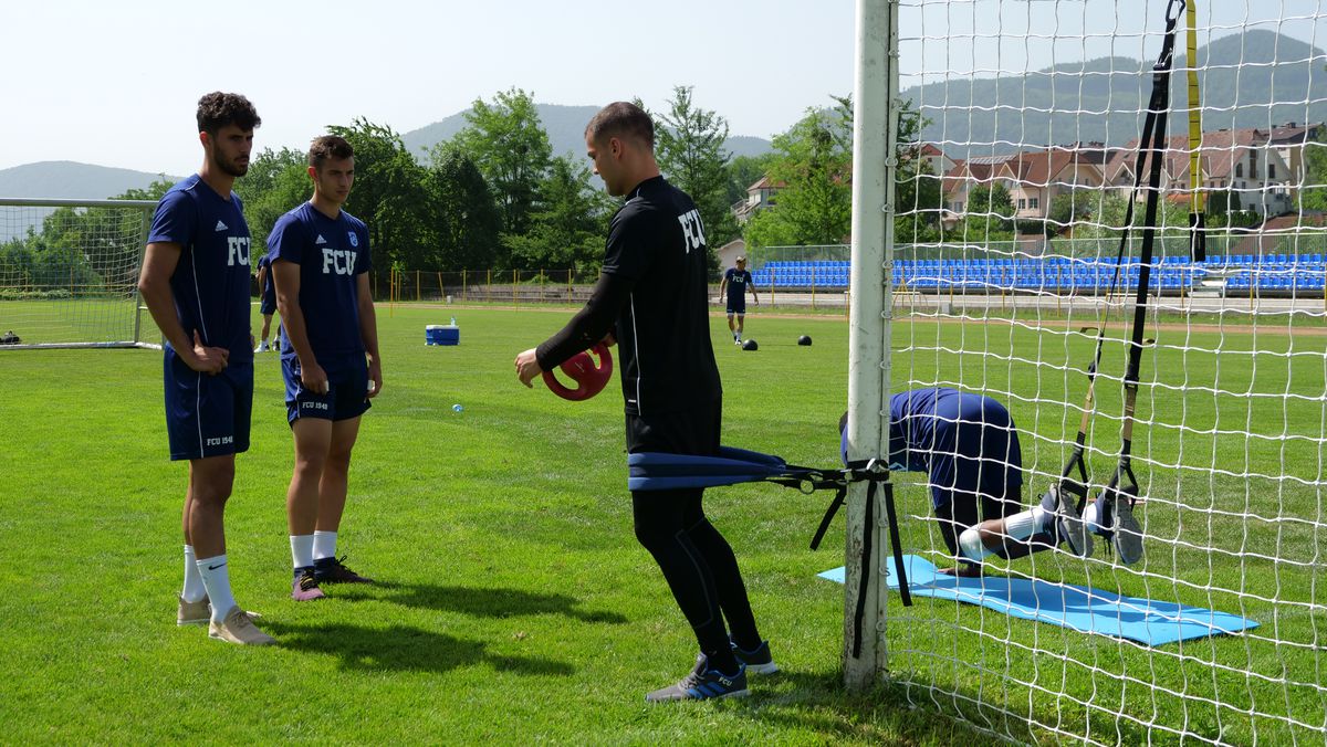 Antrenament spartan în cantonamentul lui FCU Craiova 1948! Imaginile surprinse de GSP în Slovenia