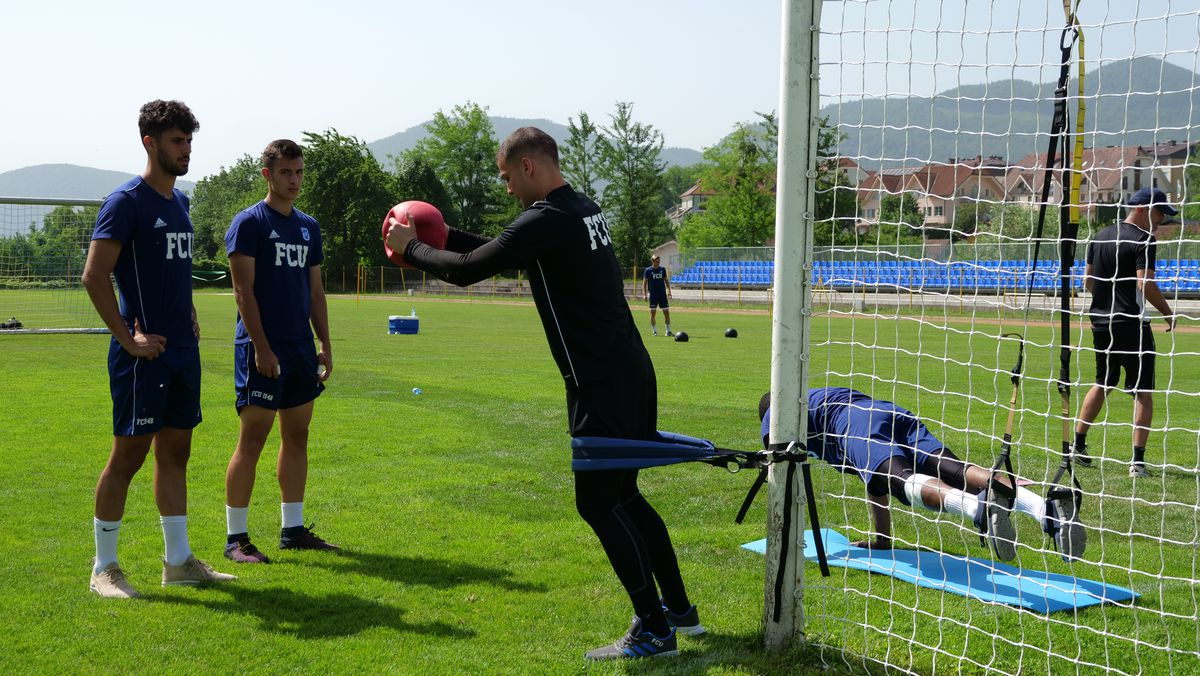Antrenament spartan în cantonamentul lui FCU Craiova 1948! Imaginile surprinse de GSP în Slovenia