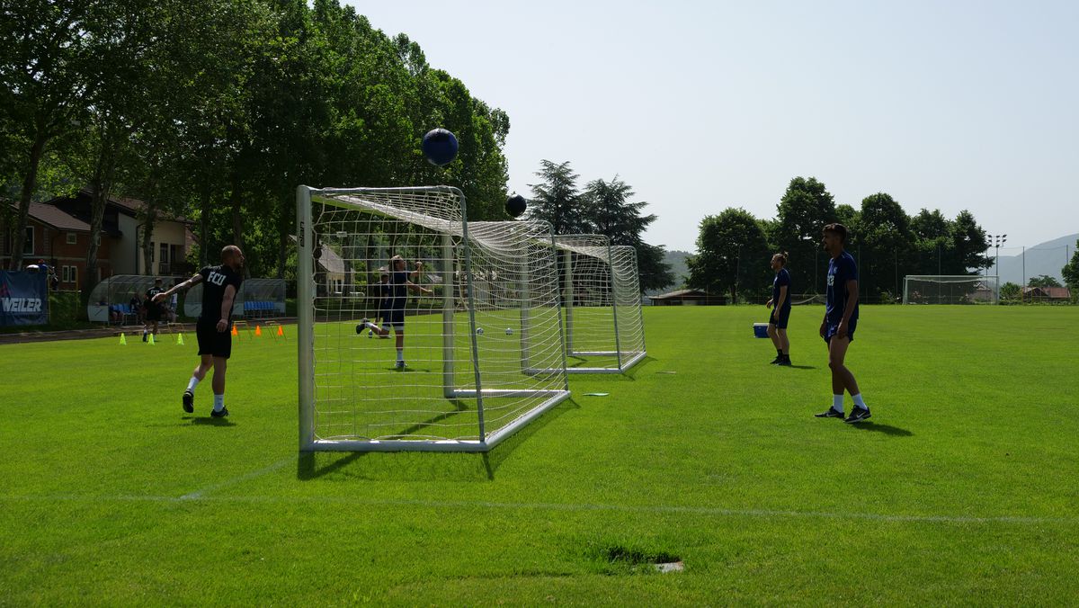 Antrenament spartan în cantonamentul lui FCU Craiova 1948! Imaginile surprinse de GSP în Slovenia