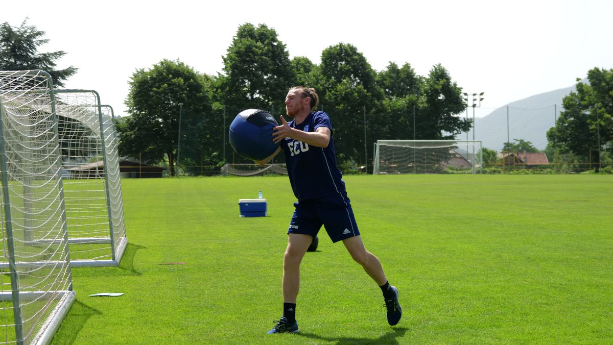 Antrenament spartan în cantonamentul lui FCU Craiova 1948! Imaginile surprinse de GSP în Slovenia