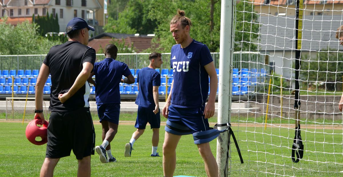 Antrenament spartan în cantonamentul lui FCU Craiova 1948! Imaginile surprinse de GSP în Slovenia