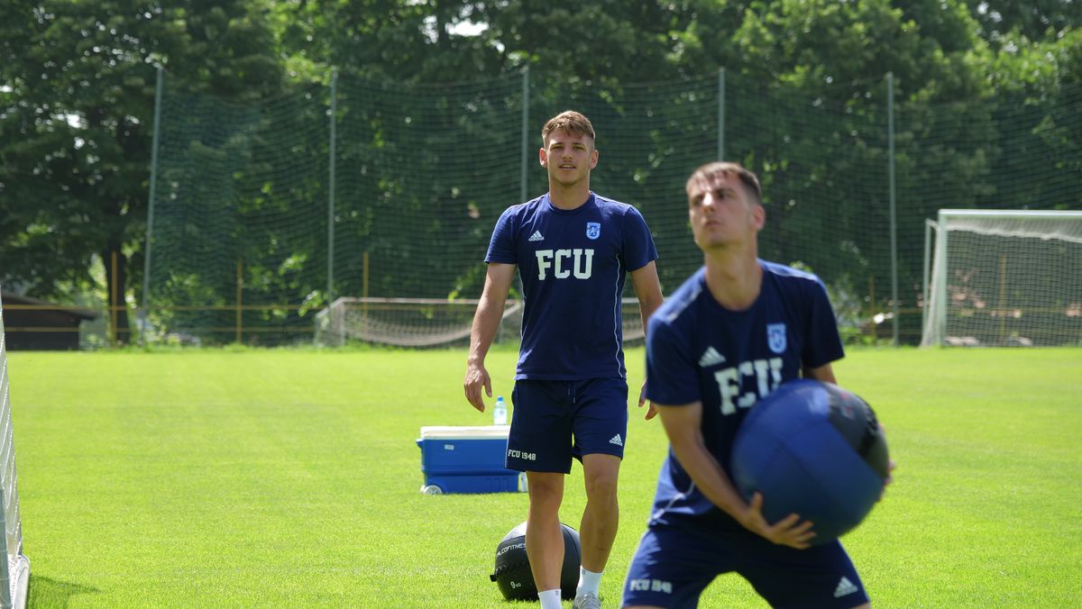 Antrenament spartan în cantonamentul lui FCU Craiova 1948! Imaginile surprinse de GSP în Slovenia