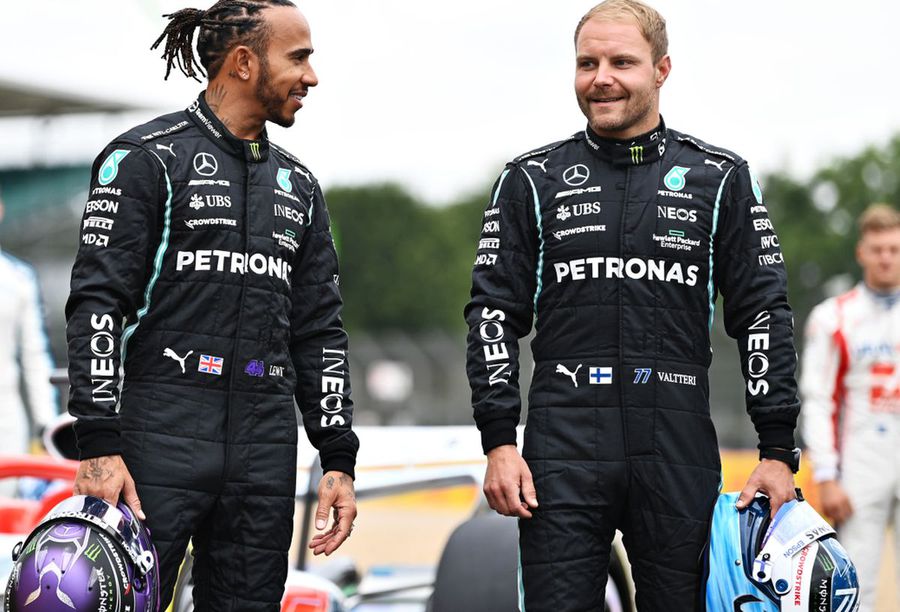 La un pas să se retragă » Unul dintre cei mai îndrăgiți piloți din Formula 1, pus la pământ de concurența cu Lewis Hamilton: „Nu mai suportam, cursele erau chinuitoare!”