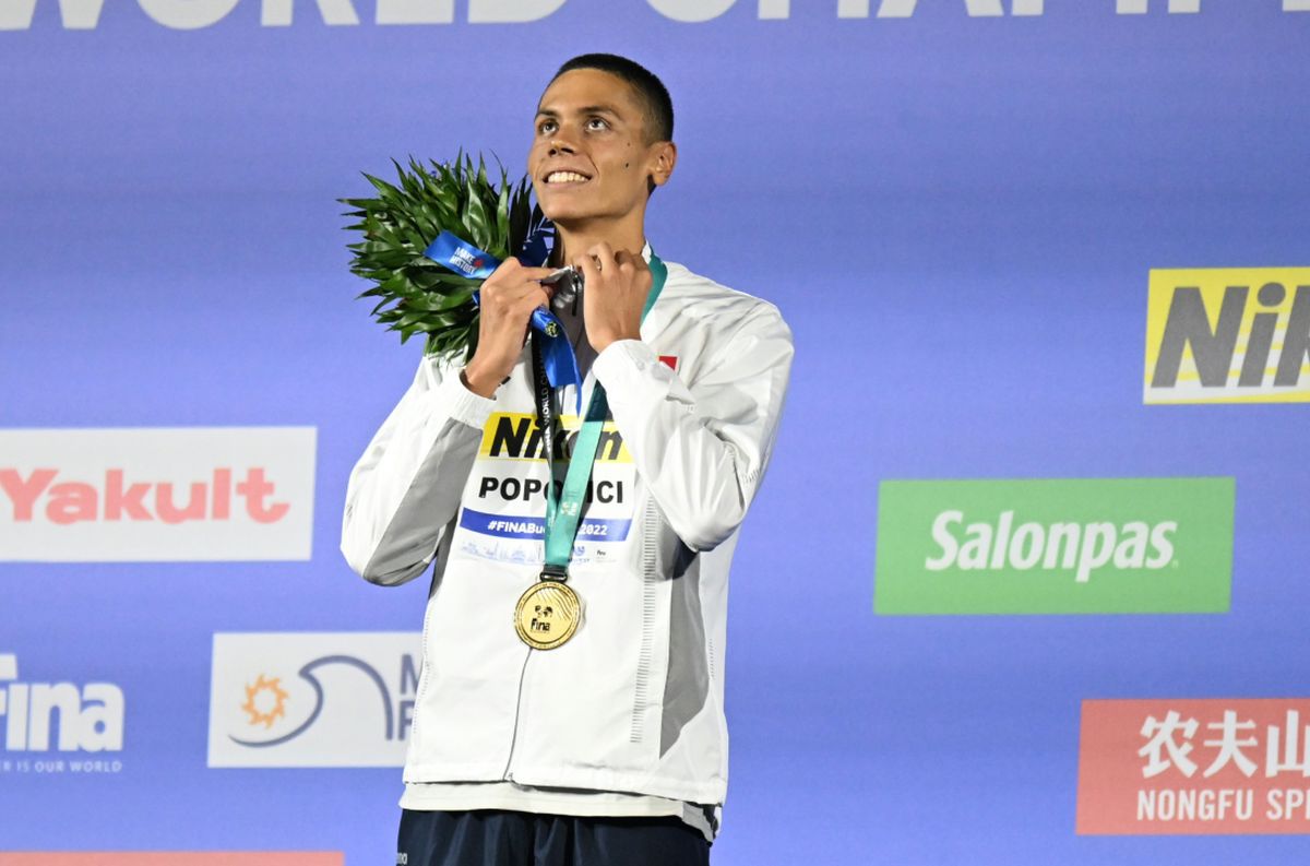 David Popovici, decorat de Klaus Iohannis cu cea mai înaltă distincție a statului român: Ordinul Național „Steaua României” în grad de Cavaler