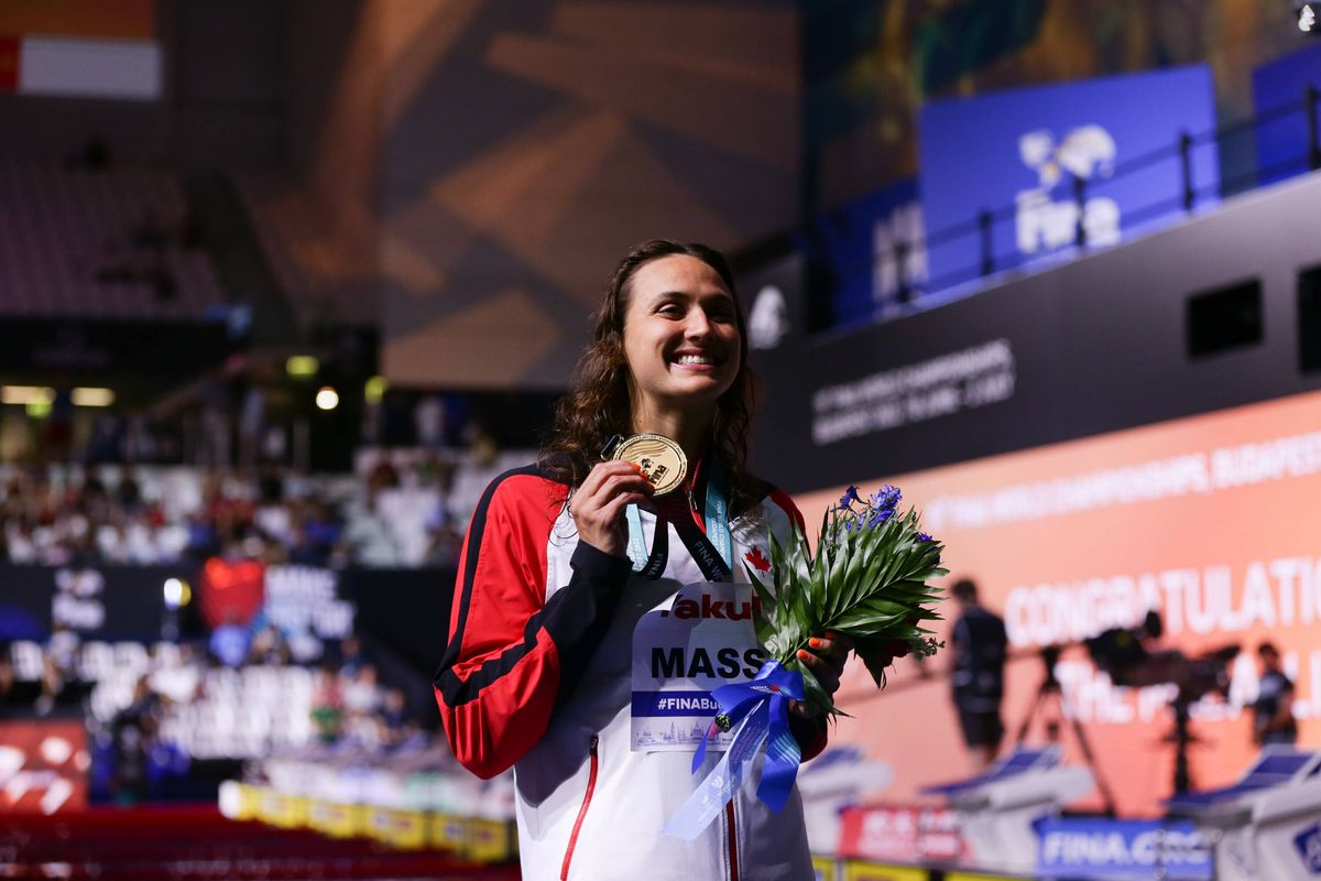 A pășit pe podium în aceeași zi cu David Popovici și a dat gata întreaga audiență de la Budapesta