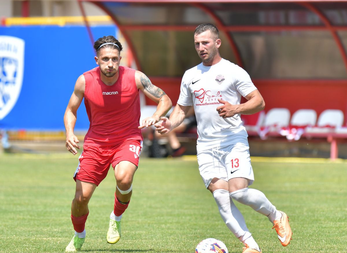 Motivul pentru care dinamoviștii au jucat în maiouri primul amical al verii