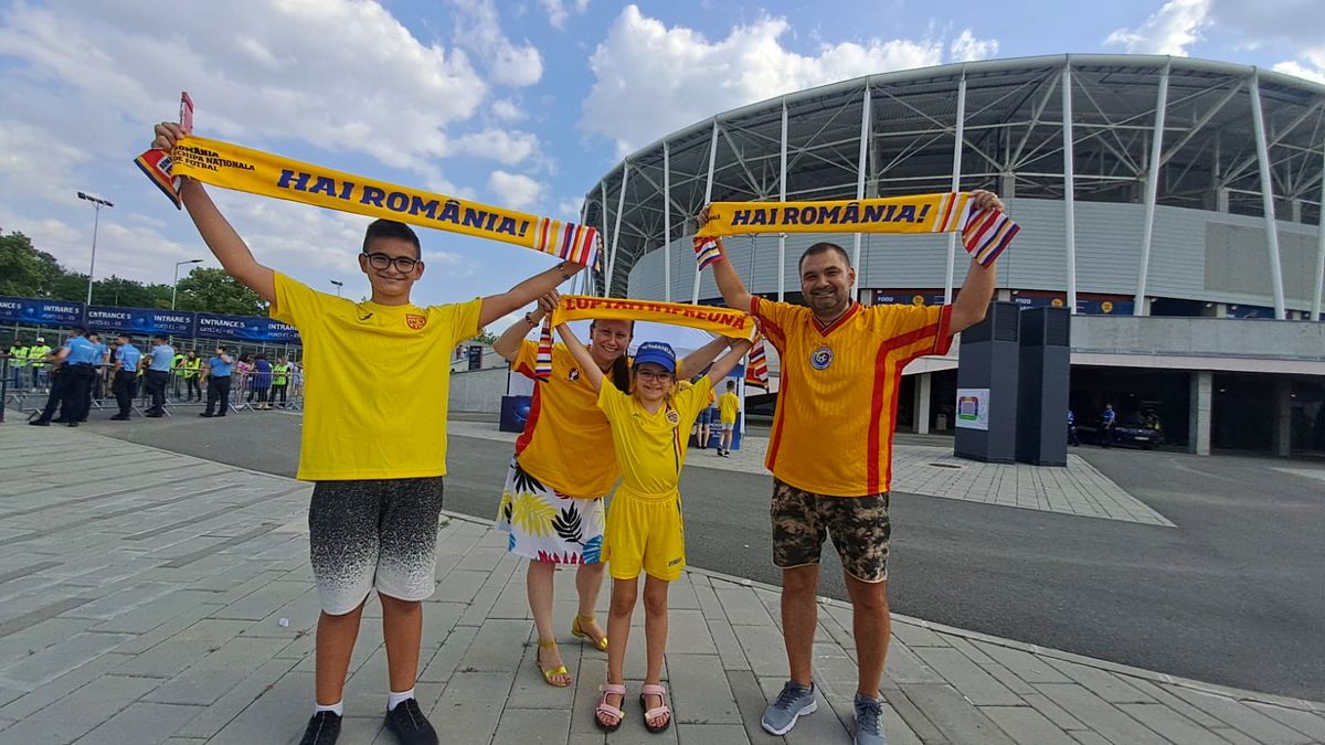 „Demisia!” » Fanii României au răbufnit după autogolul lui Victor Dican