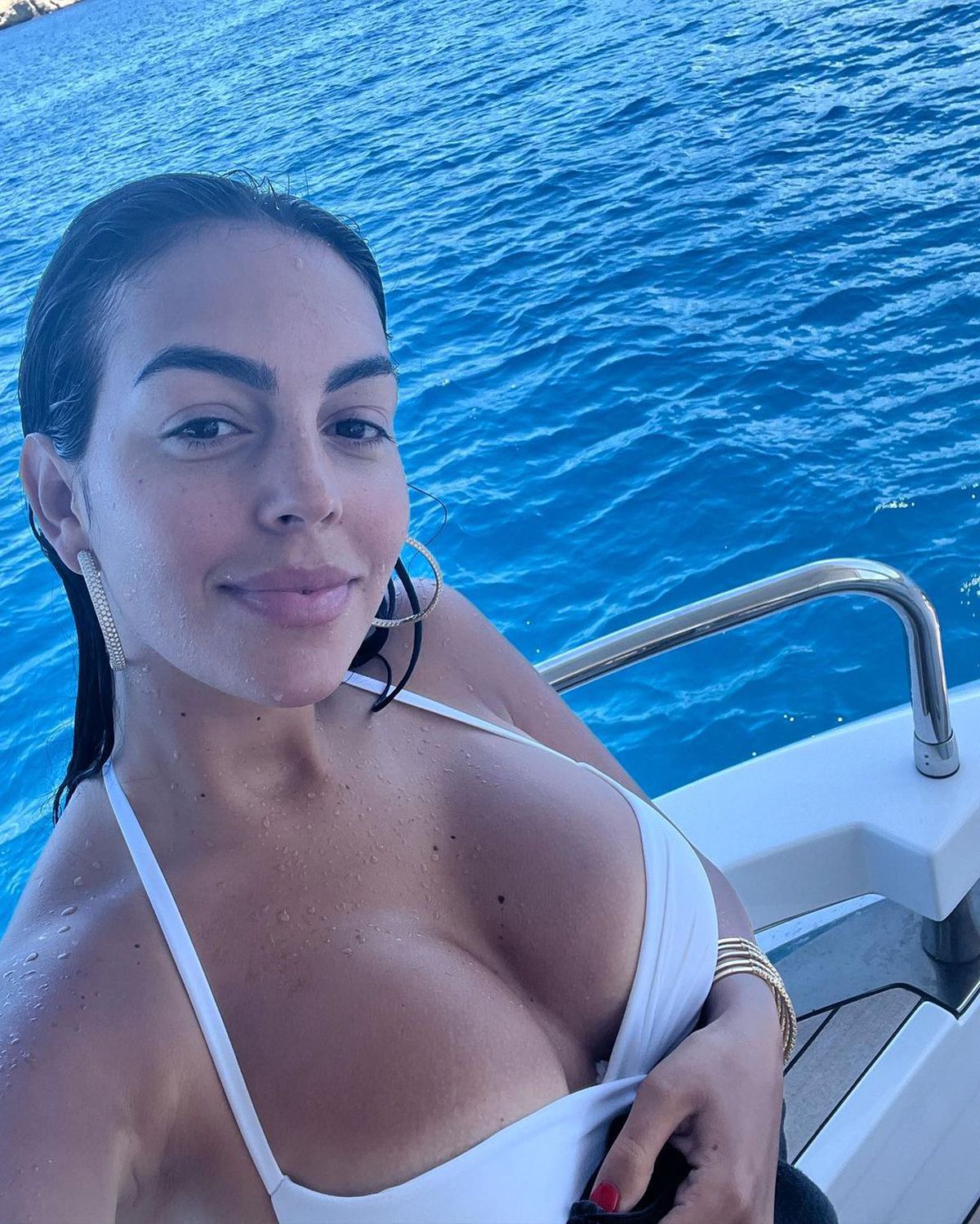 Georgina Rodriguez a făcut senzație în vacanța din Sardinia (2023). Foto: Instagram