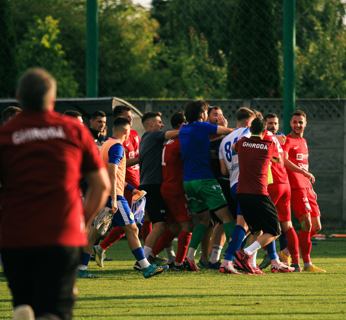 Conferință cu bucluc la echipa nou-aterizată în Liga 2 » Antrenorul a fost demis, președintele a pocit numele înlocuitorului: „Arago... zola”