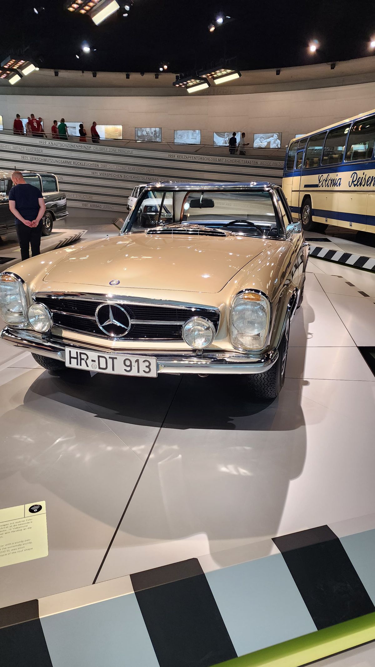 UIMITOR! Inovație, istorie, clasă și cai putere » Gazeta Sporturilor a vizitat colecția incredibilă de la Muzeul Mercedes-Benz