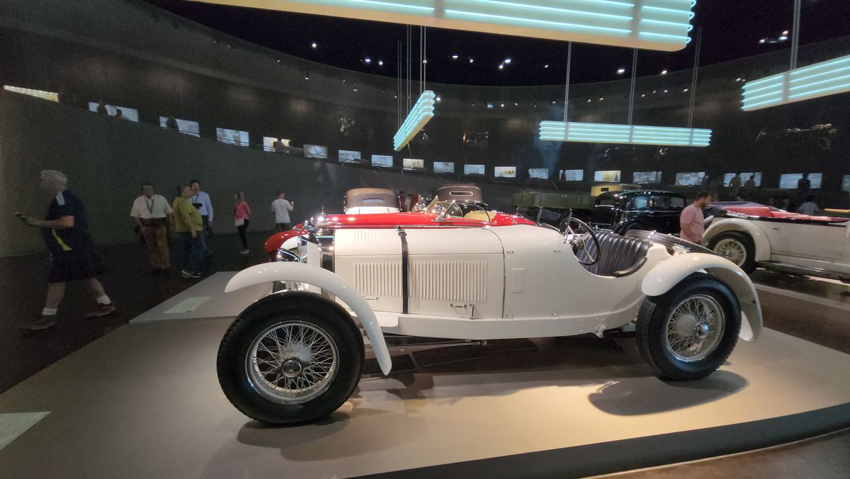 UIMITOR! Inovație, istorie, clasă și cai putere » Gazeta Sporturilor a vizitat colecția incredibilă de la Muzeul Mercedes-Benz