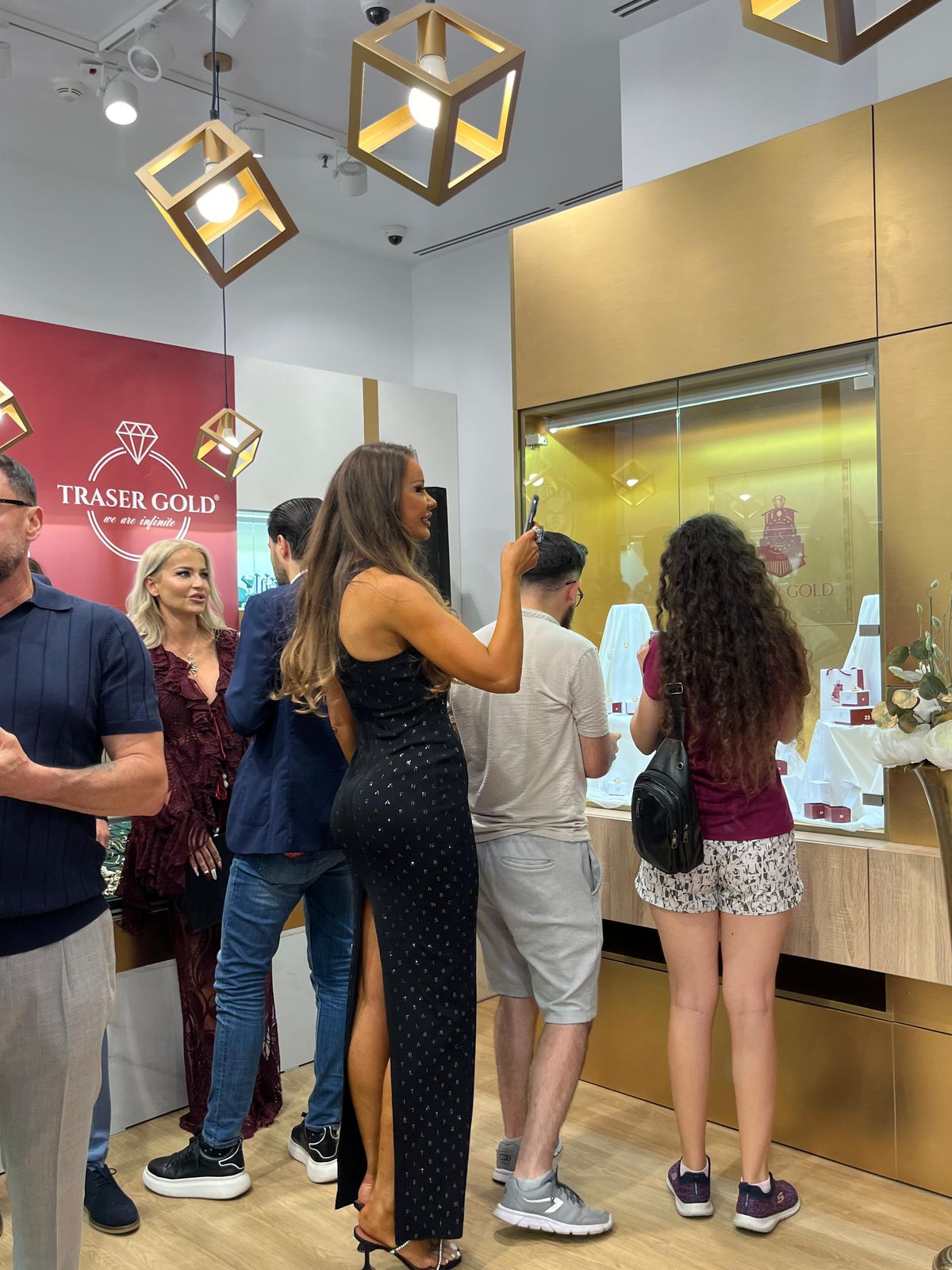 Rapid a lansat o serie de produse din aur cu o zi înainte de aniversarea clubului » Ce concurs au pregătit giuleștenii pentru fani