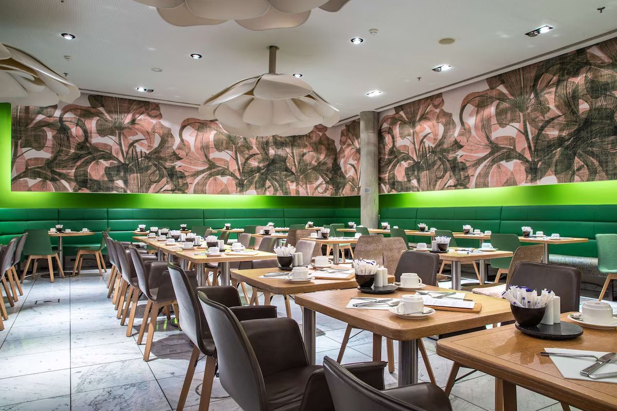 Amețitor! Un zgârie-nori găzduiește “tricolorii” înaintea decisivului cu Slovacia: a costat 110 milioane €