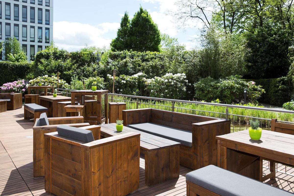 Amețitor! Un zgârie-nori găzduiește “tricolorii” înaintea decisivului cu Slovacia: a costat 110 milioane €