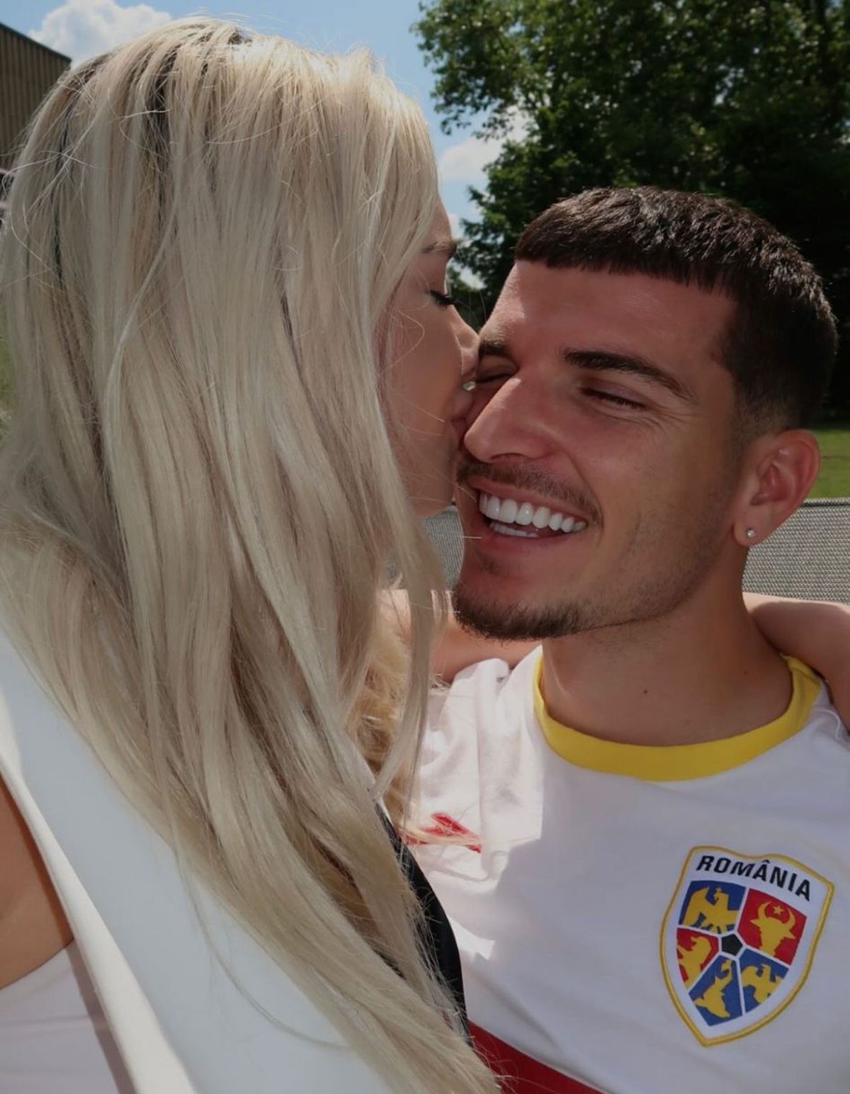 Ziua familiei în cantonamentul României » Edi Iordănescu i-a lăsat pe jucători să stea alături de partenere