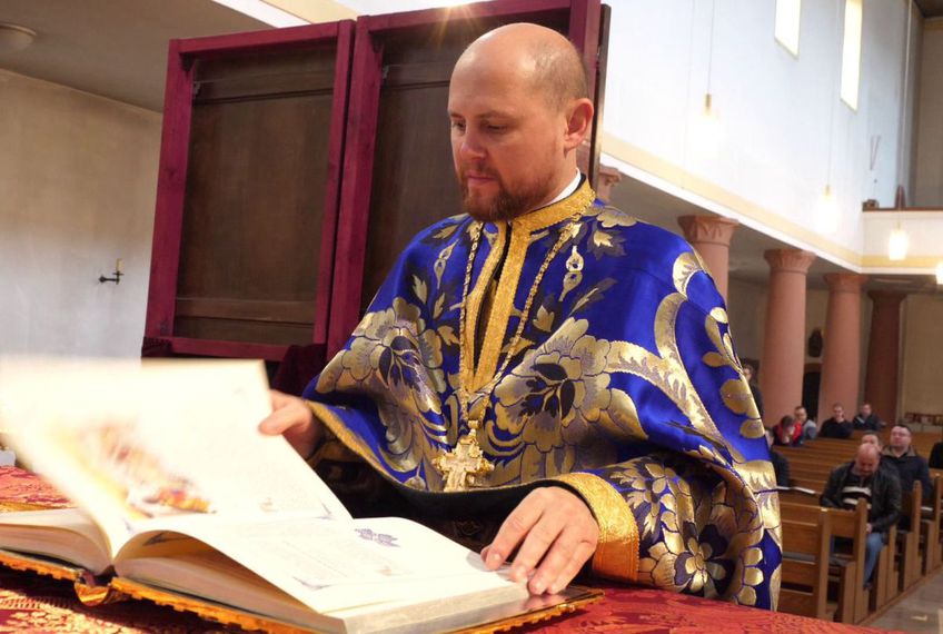 Părintele Ghelasie Păcurar de la Parohia Ortodoxă Română „Sfântul Apostol Andrei” din Würzburg
